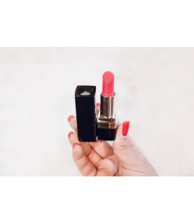 Lipstick vibrator